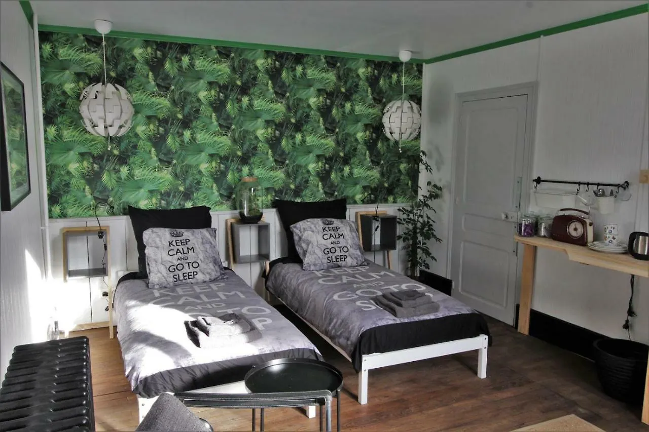 Chambre Notaire Cosne-d'Allier Apartment